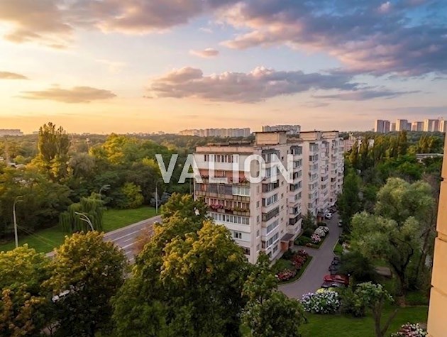 Продается 2-комнатная квартира по улице Академика Щусева, 34/1.