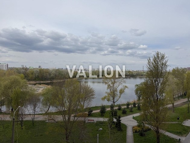 Продам 2 комн. ул. Иорданская 1, метро Оболонь.
