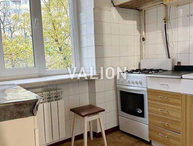 Продажа 2-х комнатной квартиры, проспект Голосеевский 100/2, рядом Голосеевский парк.
