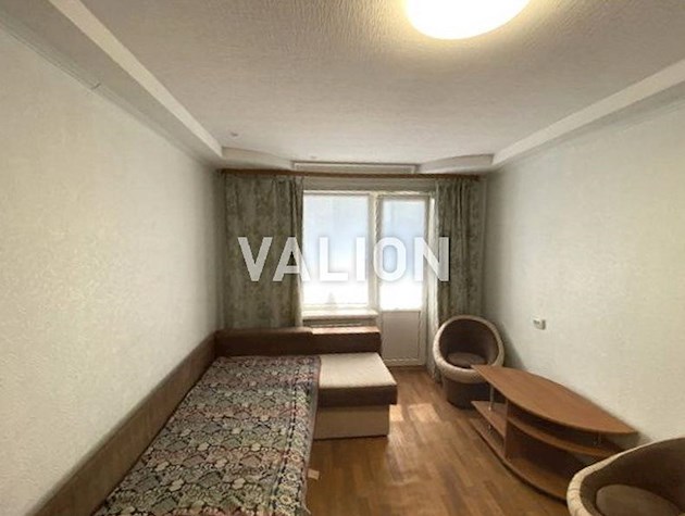 Продаж 1-к квартири вул. Симиренка 7