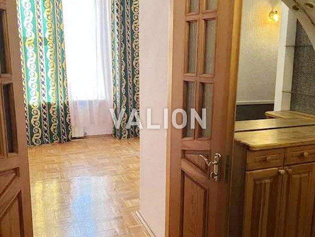 Продаж 3к квартири 75кв.м в царському будинку, вул.Гончара Олеся 90/92 . Центр.