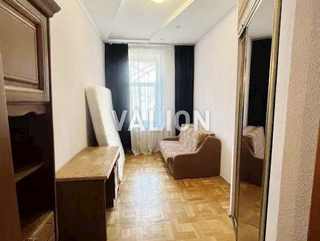 Продаж 3к квартири 75кв.м в царському будинку, вул.Гончара Олеся 90/92 . Центр.