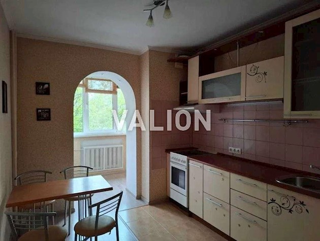 Продаж 1-к квартири вул. Василя Верховинця 10