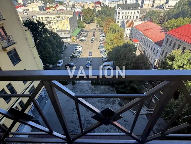 Продам 2-комнатную квартиру с ремонтом в ЖК Подол Престиж ул. Нижний вал 27/29
