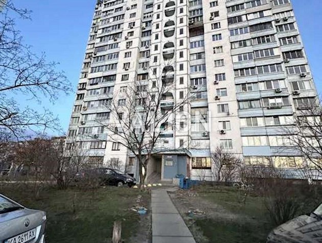 Продажа 3-комнатной квартиры по ул.Радужная, 37