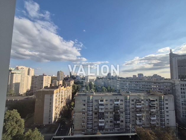 Продажа светлой и уютной 1-комнатной квартиры, расположенной на 13-м этаже дома по адресу ул. Липковского 38а, Соломенский район, Соломенка