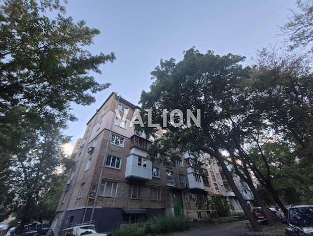 продажа 2-комнатной квартири на бул. Николая Михновского 28А, Печерск, м. Зверинецкая