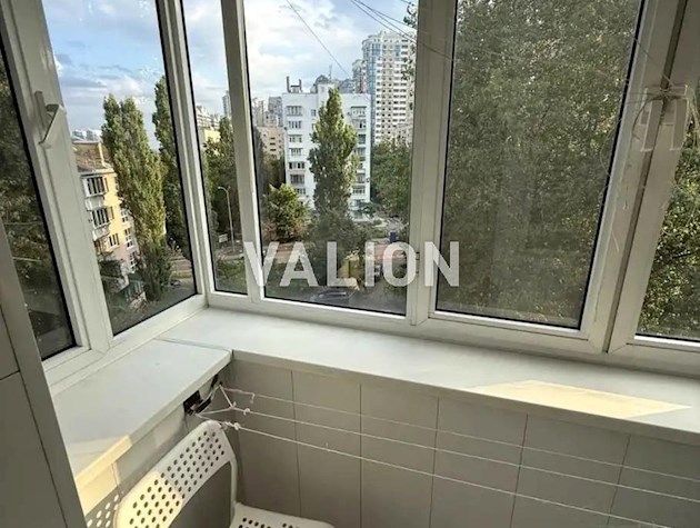 продажа 2-комнатной квартири на бул. Николая Михновского 28А, Печерск, м. Зверинецкая