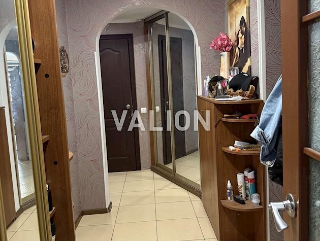 Продажа 2-к квартиры ул. Мукачевская 14