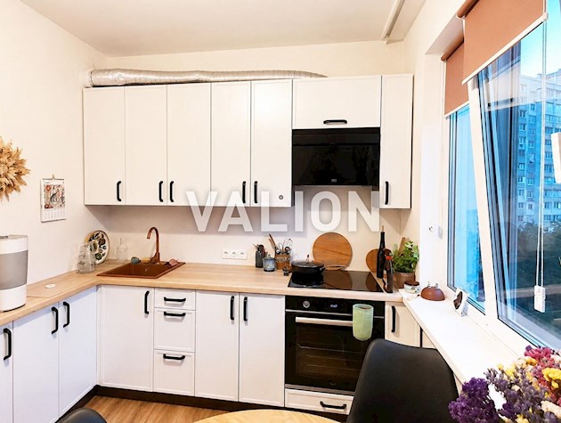 Продажа 2-к квартиры, проспект Глушкова 35, метро Теремки, Голосеевский район