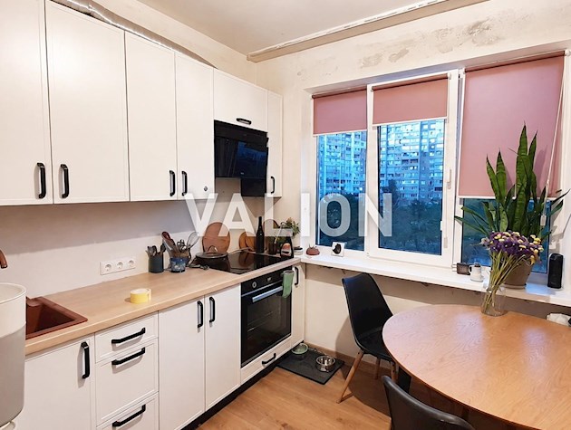 Продажа 2-к квартиры, проспект Глушкова 35, метро Теремки, Голосеевский район