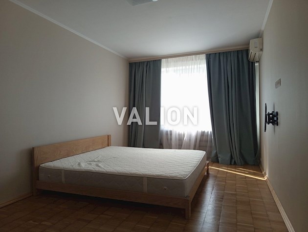 Продам 1-комн.кв. р-н.Оболонь,пл.Оболонская 5