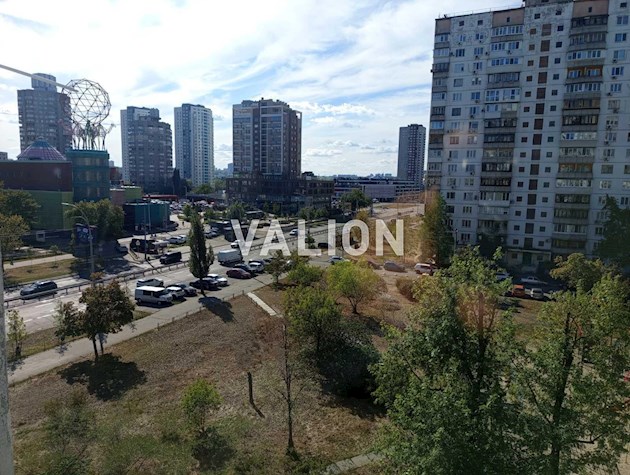 Продам 1-комн.кв. р-н.Оболонь,пл.Оболонская 5