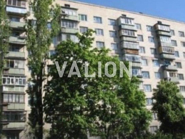 Продам 2 комн. Милютенко 28 А, метро Лесная.