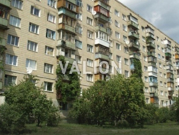 Продам 2 комн. Милютенко 28 А, метро Лесная.