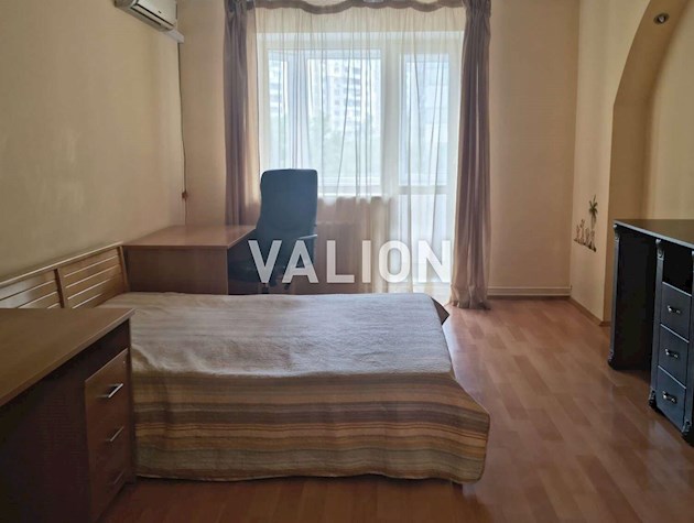 Продаж 2-к квартири вул. Анни Ахматової 13г