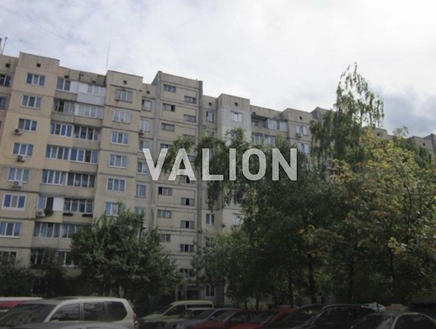 Продам 2 комн. Радужная 21 А, метро Дарница.