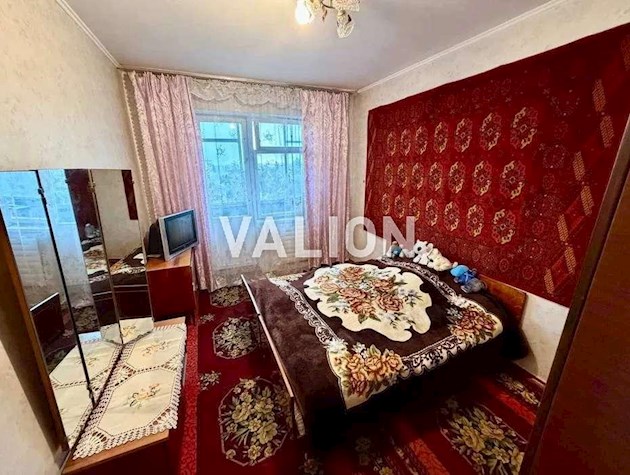 Продам 2 комн. Радужная 21 А, метро Дарница.