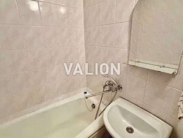 Продам 2 комн. Радужная 21 А, метро Дарница.