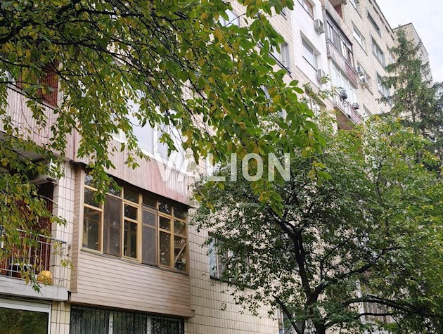 Продаётся 4-комнатная квартира ул. Грушевского,34а