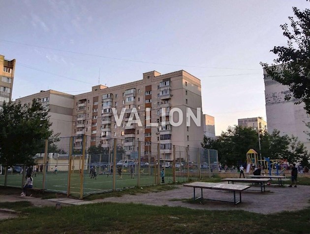Продаж 4-к квартири вул. Автозаводська 5а