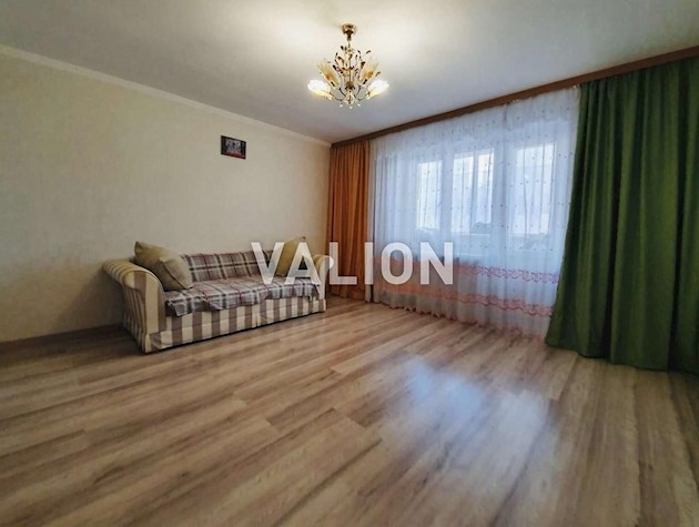 Продаж 4-к квартири вул. Автозаводська 5а