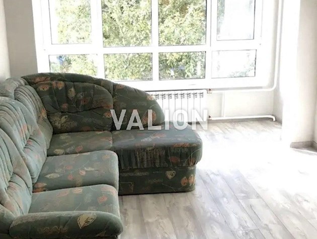 Продам 2 комн. Иорданская 2 а, метро Оолонь.