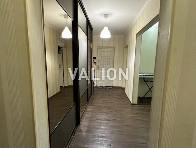 Продам 3-комнатную квартиру с ремонтом ул.Елизаветы Чавдар 28