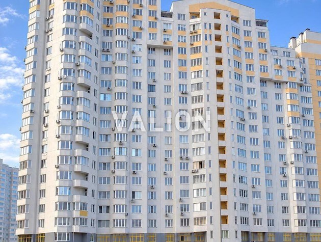 Без комісії. Простора квартира 76,7 м² з сучасним ремонтом, Дарницький р-н, вул. Б. Гмирі, 6