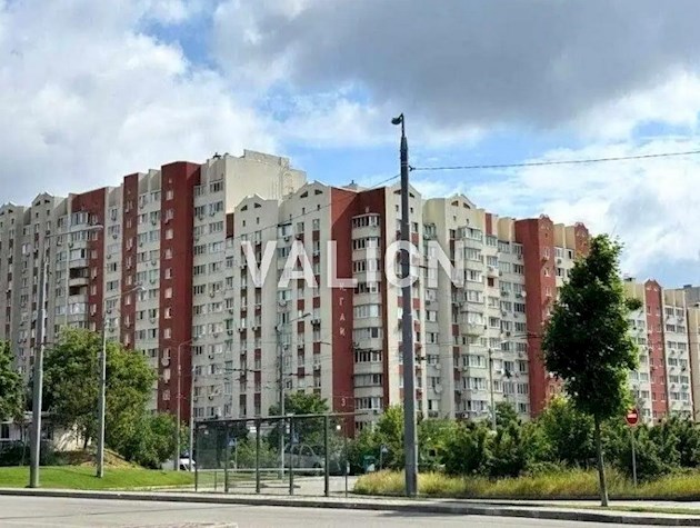 Продажа 3-комнатной квартиры с ремонтом ул.Кадетский Гай 3