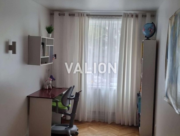Продаж 3-к квартири вул. Карела Чапека 9