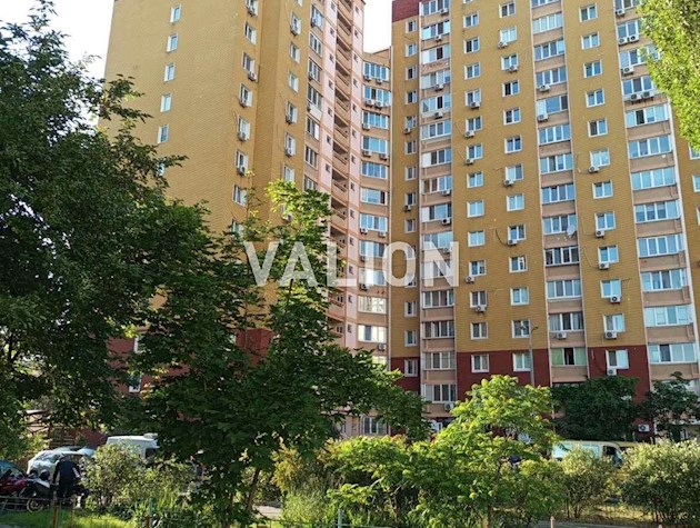 Продаётся 1- комн.кв. р-н.Оболонь, ул.Лукьяненко 15Г