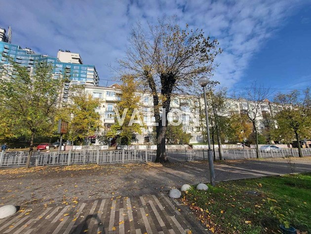Продажа 2к квартиры 65м2 ул. Юрия Ильенко 12, Газ, Шевченковский район. м.Лукьяновка.