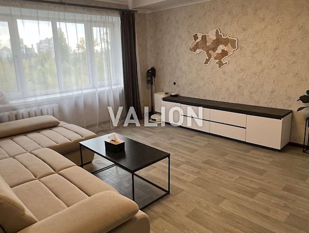Продаж 3-к квартири вул. Чистяківська 12