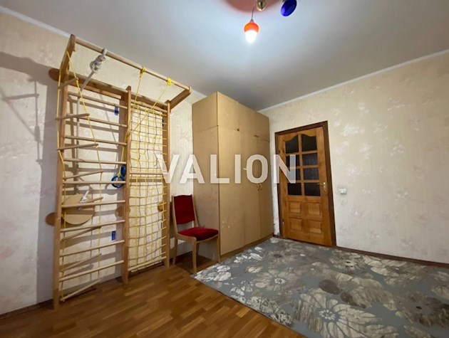 Продажа трехкомнатной квартиры, ул. Милославская, 23, Троещина.