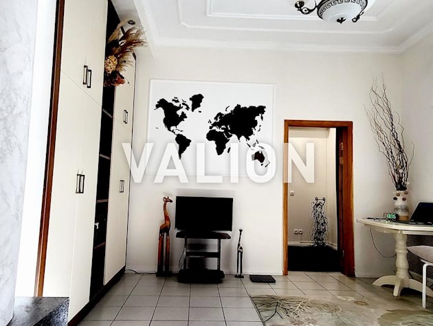 Продажа 2-комнатной квартиры, ул. Скоропадского (Льва Толстого), 27, царский дом, центр Киева