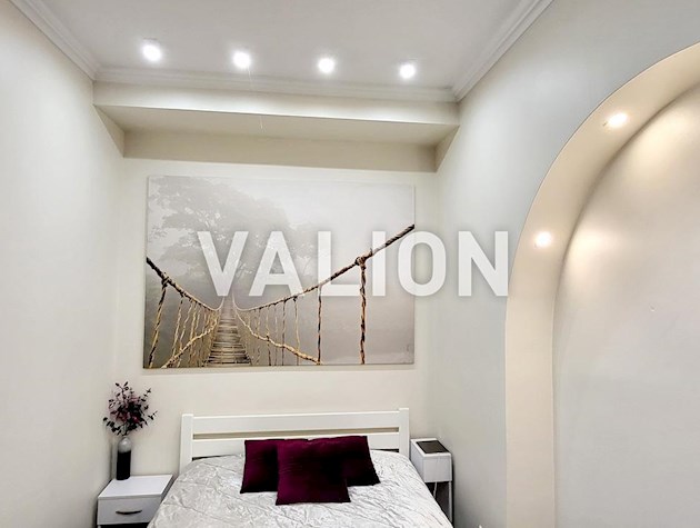 Продажа 2-комнатной квартиры, ул. Скоропадского (Льва Толстого), 27, царский дом, центр Киева