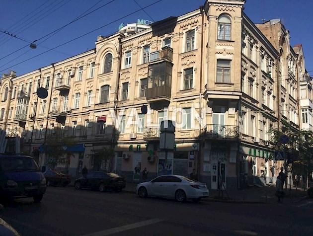 Продажа без комиссии 3-комнатной квартиры в историческом центре по ул. Сечевых Стрельцов, 10, Львовская площадь