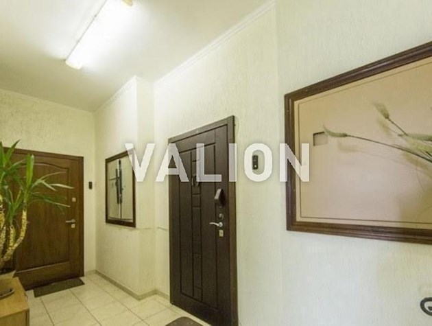 Продается трехкомнатная квартира на улице Панаса Мирного, 12. Печерск, ЖК Введенский