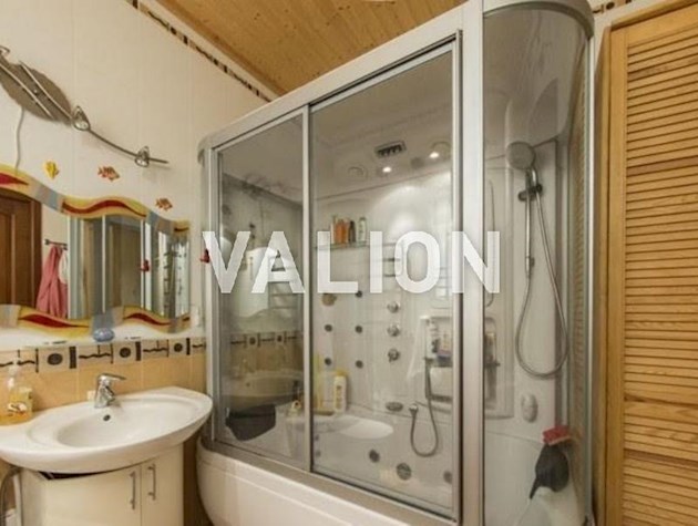 Продается трехкомнатная квартира на улице Панаса Мирного, 12. Печерск, ЖК Введенский