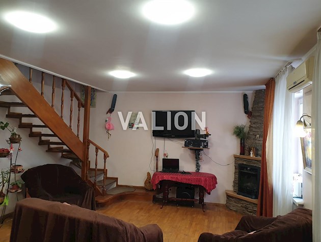 Продаж 6 кімнатної квартири, 2 рівні, ул.Гоголевская 27, історичний центр