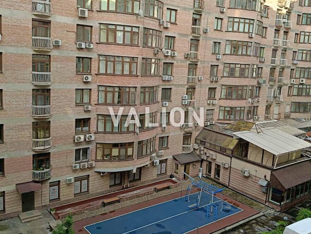 Продажа 3к квартиры двухуровневой по ул. Павловская 17 в Шевченковском районе с подземным паркингом