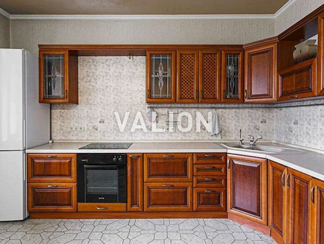 Продаж 4-кімнатної квартири на вул.Левка Лук’яненка, 21