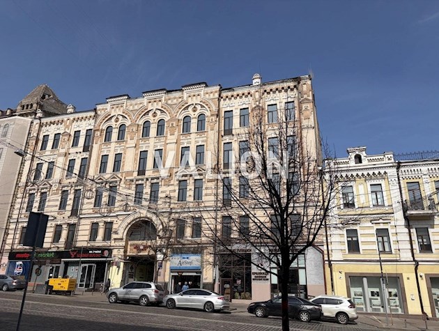 Продаж 2 кім. квартири по вул. Богдана Хмельницького 10а, центр, царський будинок.