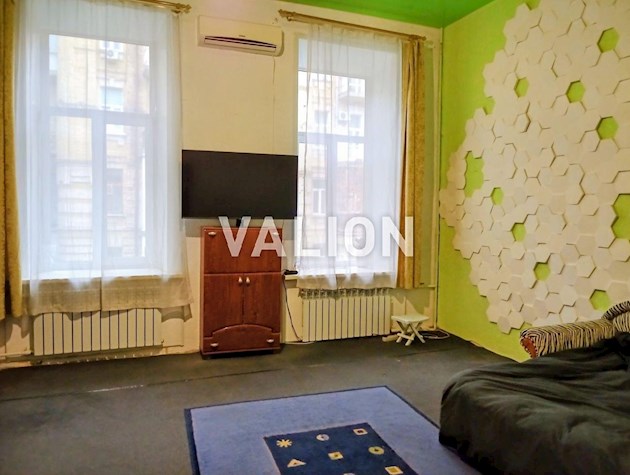 Продаж 2 кім. квартири по вул. Богдана Хмельницького 10а, центр, царський будинок.