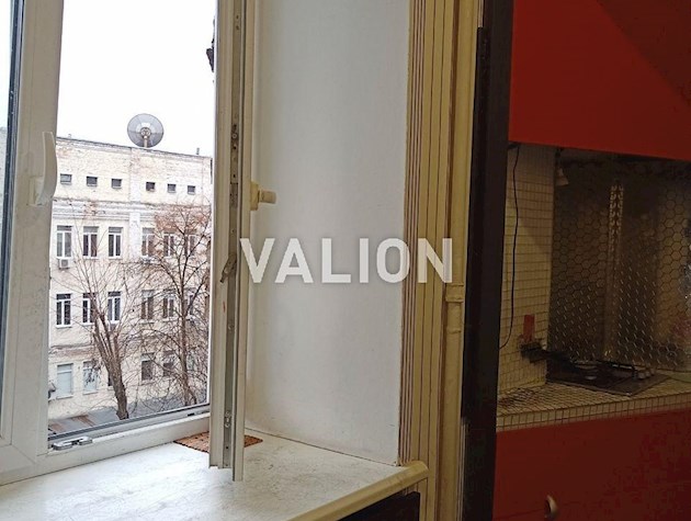 Продаж 2 кім. квартири по вул. Богдана Хмельницького 10а, центр, царський будинок.