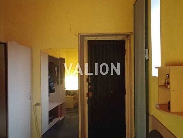 Продаж 2 кім. квартири по вул. Богдана Хмельницького 10а, центр, царський будинок.