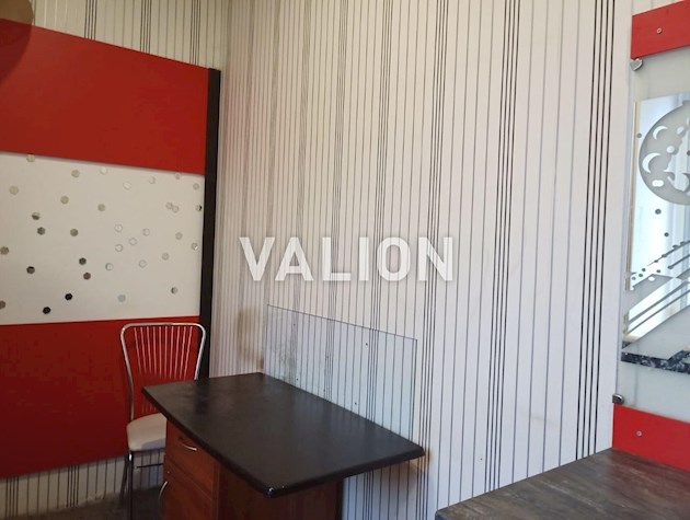 Продаж 2 кім. квартири по вул. Богдана Хмельницького 10а, центр, царський будинок.