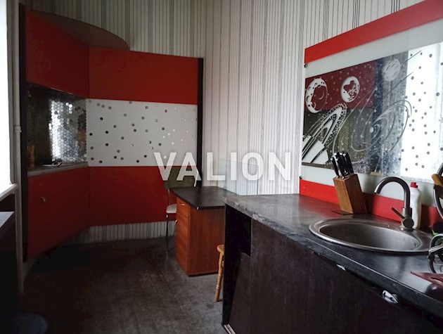 Продаж 2 кім. квартири по вул. Богдана Хмельницького 10а, центр, царський будинок.